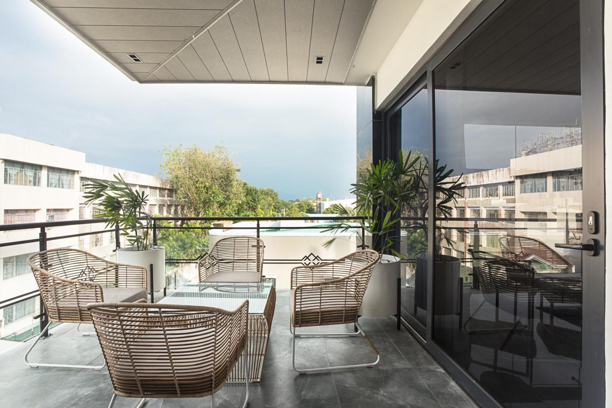Stonehill Suites Bacolod Dış mekan fotoğraf